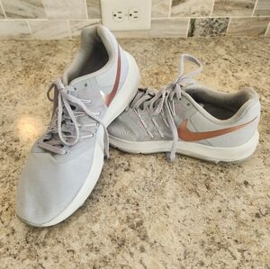 Nike Women's Run Swift Wolf Gray Running Shoes 9